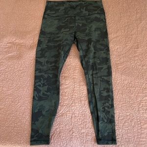 Lululemon Wunder Under HR Tight 28”, Camo, Size 12
